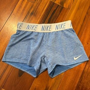 Nike shorts size M